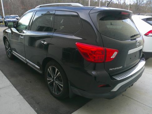 Used 2018 Nissan Pathfinder Platinum image 7