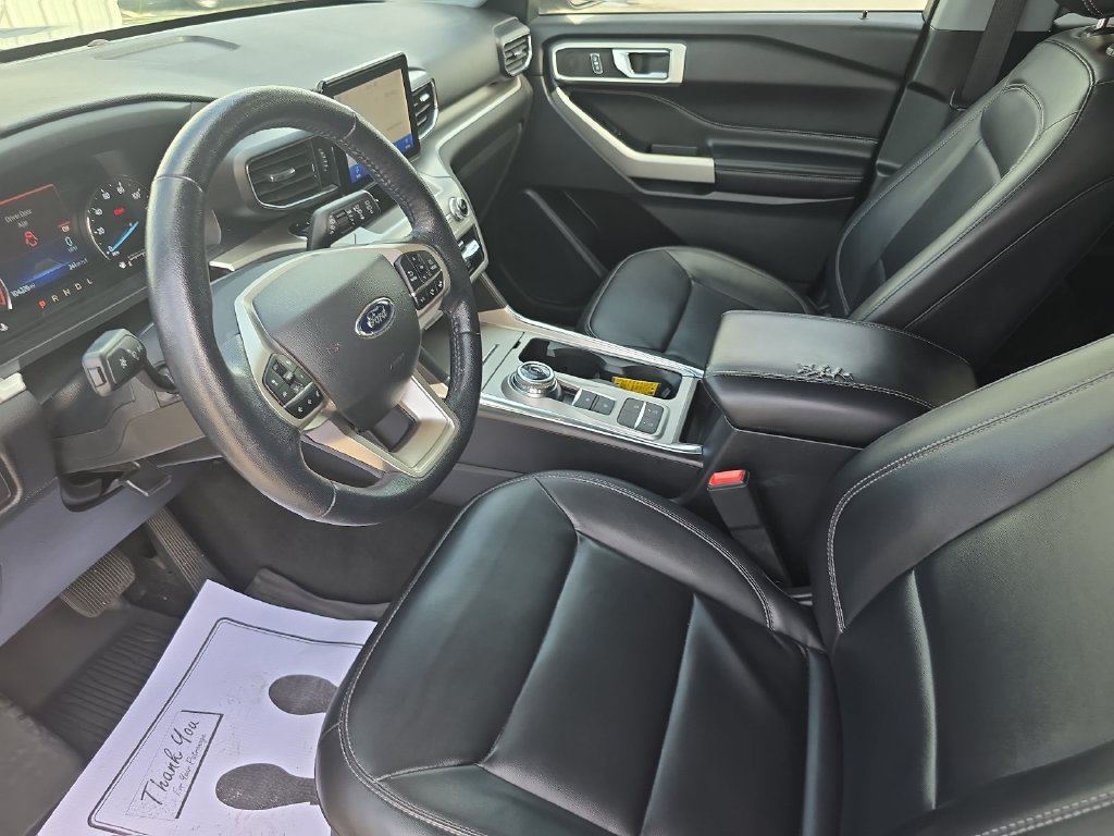 Used 2022 Ford Explorer XLT w/ Equipment Group 202A RWD image 13