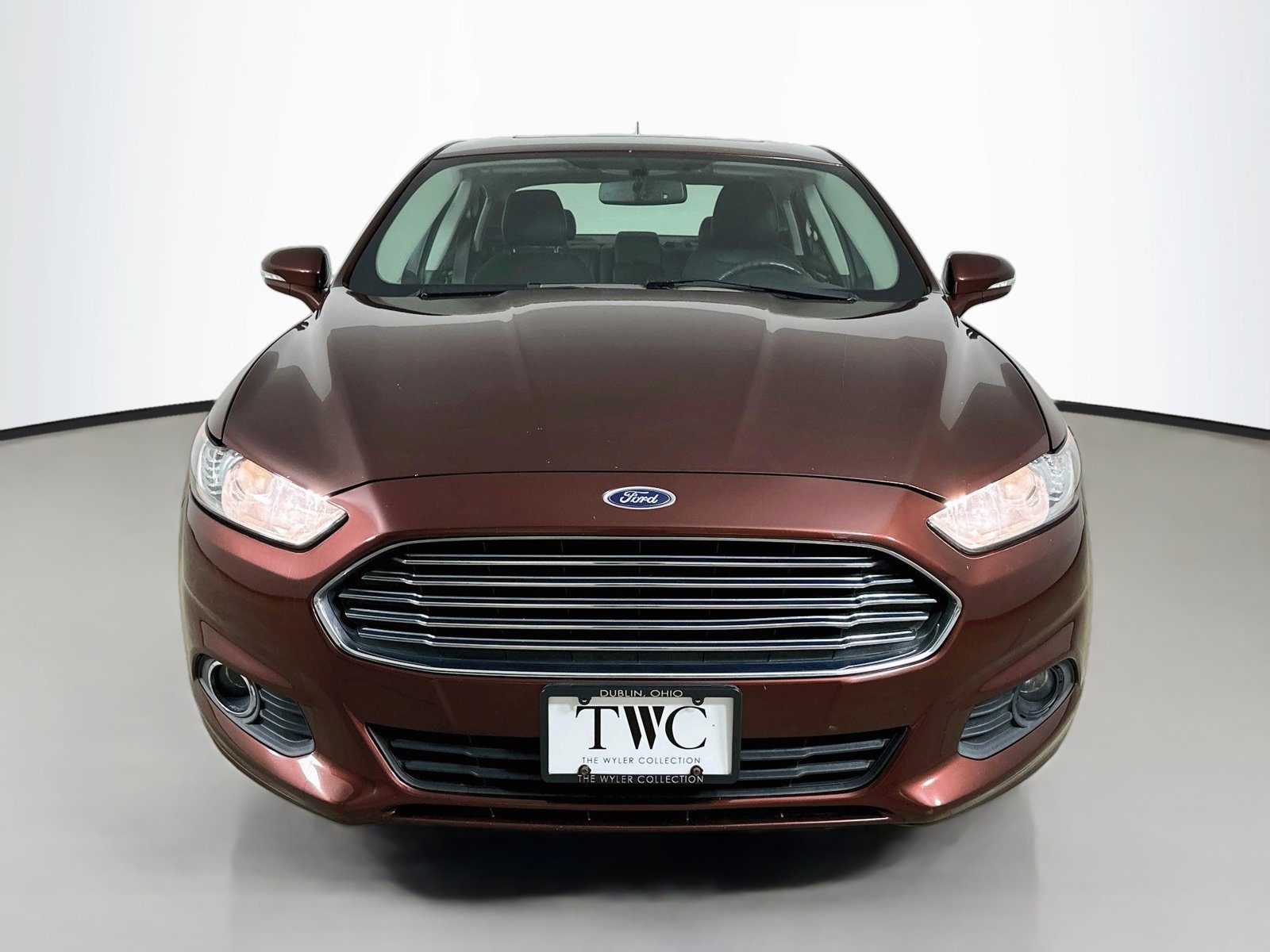 Used 2016 Ford Fusion SE w/ Equipment Group 202A AWD/4WD image 2