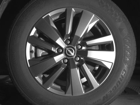 Used 2025 Nissan Pathfinder SV image 12