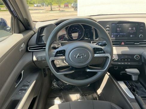 Certified 2023 Hyundai Elantra SEL FWD image 17