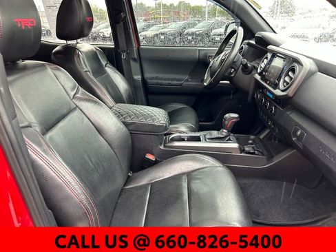 Used 2016 Toyota Tacoma TRD Sport AWD/4WD image 8