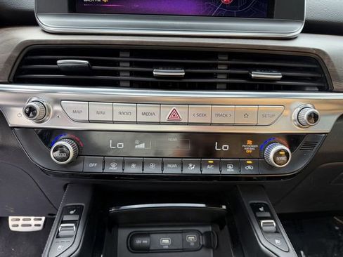 Certified 2022 Kia Telluride SX w/ Towing Package FWD image 21