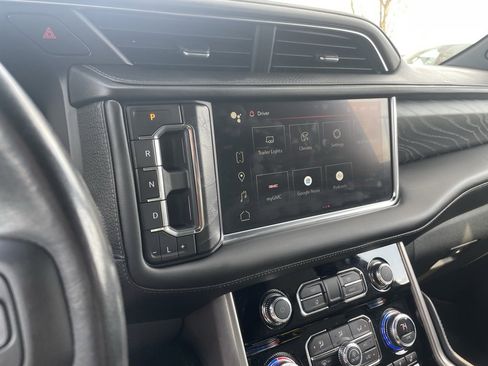 Used 2022 GMC Yukon Denali image 16