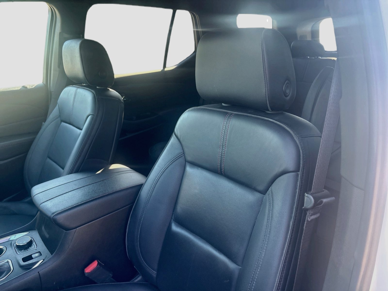 Used 2023 Chevrolet Traverse RS FWD image 22
