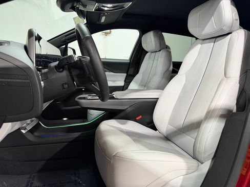 Certified 2024 Cadillac Lyriq Luxury RWD image 5