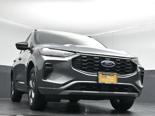 Certified 2024 Ford Escape ST-Line w/ Tech Pack #1 AWD/4WD image 38