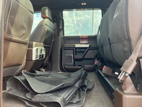 Used 2018 Ford F150 King Ranch w/ Equipment Group 601A Luxury AWD/4WD image 34