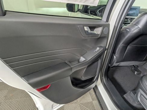 New 2025 Ford Escape SE w/ PHEV Premium Package image 9