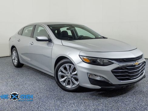 Used 2021 Chevrolet Malibu LT FWD image 1