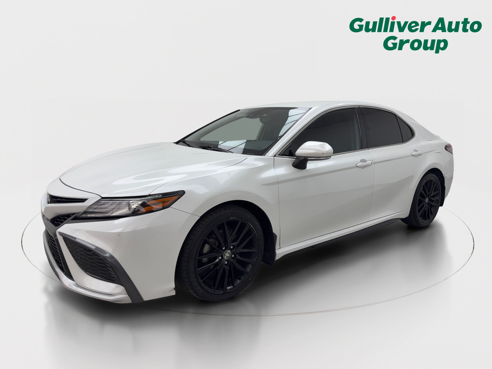 Used 2021 Toyota Camry XSE FWD image 2