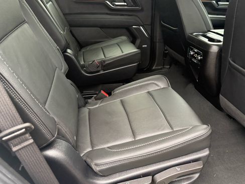 Used 2025 GMC Yukon Denali image 12