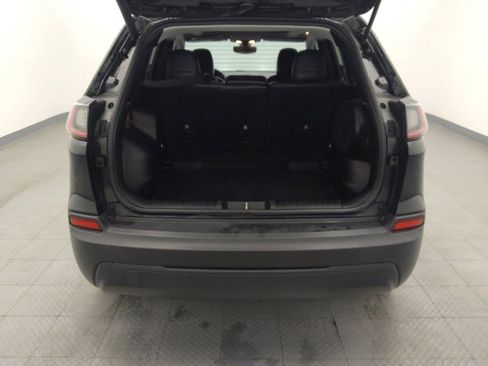 Used 2019 Jeep Cherokee Latitude Plus w/ Comfort/Convenience Group image 29