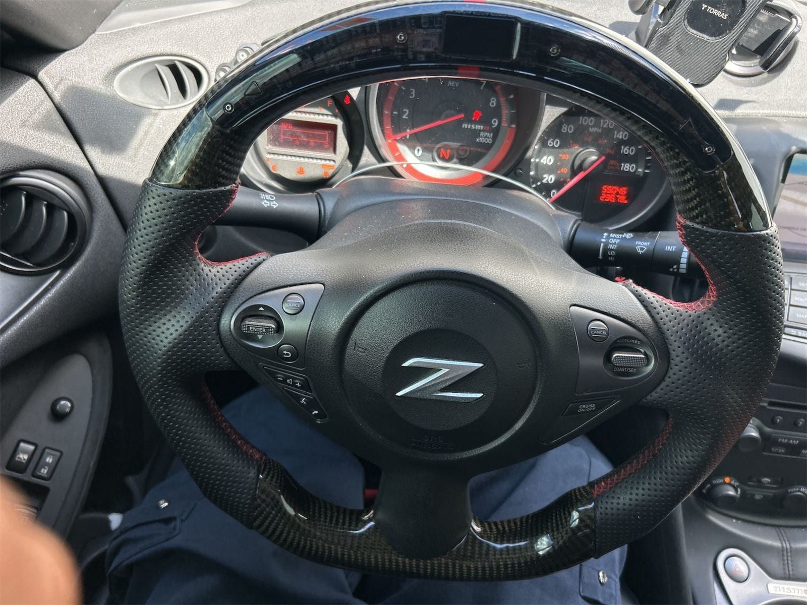 Used 2016 Nissan 370Z NISMO RWD image 3