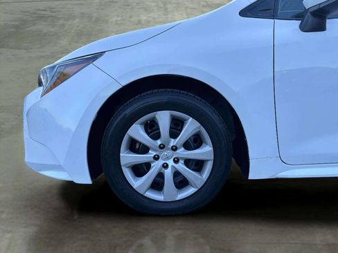 Used 2021 Toyota Corolla LE FWD image 37
