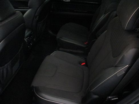 Used 2024 Hyundai Palisade Calligraphy image 11