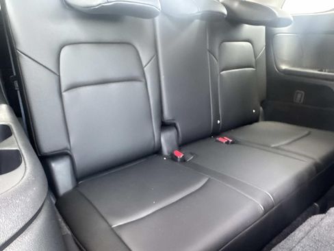 Used 2025 Nissan Pathfinder SL w/ Lighting Package (N92) FWD image 9