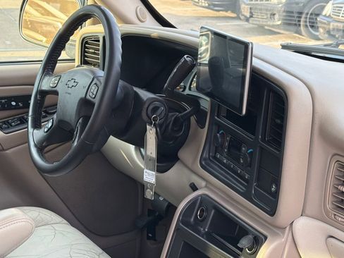 Used 2006 Chevrolet Tahoe Z71 w/ Z71 Preferred Equipment Group image 9