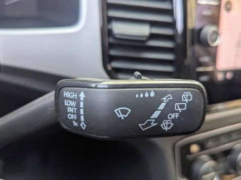 Used 2023 Volkswagen Atlas SE w/ Panoramic Sunroof Package image 30