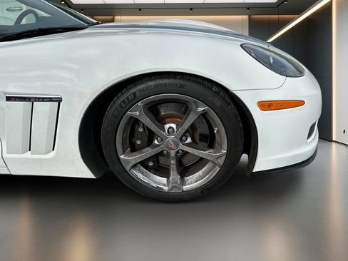 Used 2013 Chevrolet Corvette Grand Sport w/ 4LT Preferred Equipment Group RWD image 9