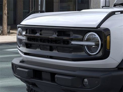 New 2025 Ford Bronco Outer Banks w/ Sasquatch Package image 19