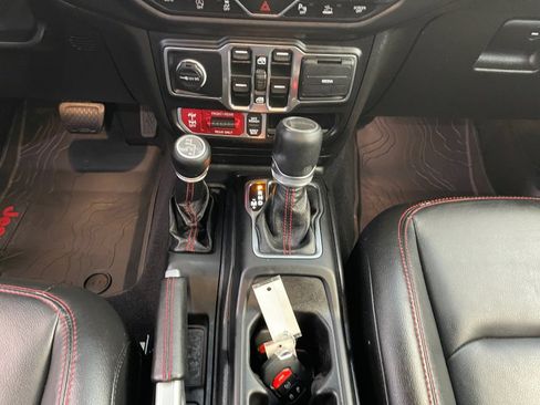 Used 2021 Jeep Gladiator Rubicon image 13