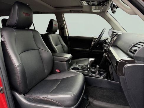 Used 2022 Toyota 4Runner TRD Off-Road Premium w/ Moonroof Package AWD/4WD image 23
