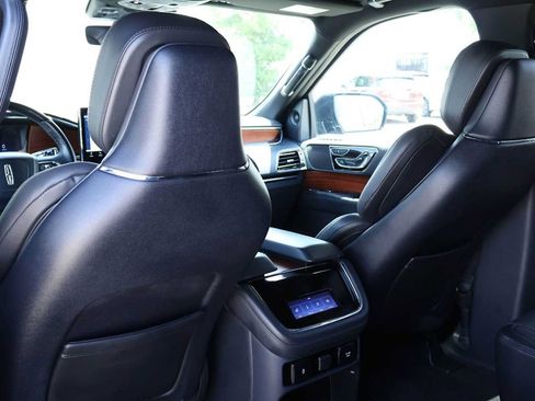 Used 2024 Lincoln Navigator Reserve AWD/4WD image 12