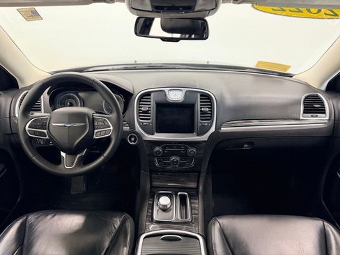 Used 2022 Chrysler 300 Touring L RWD image 13
