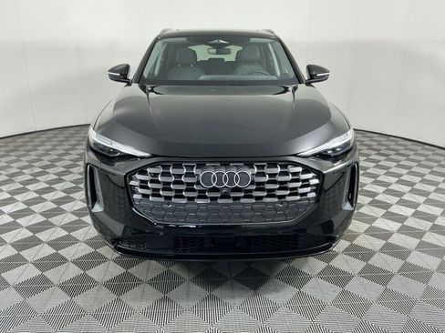 Used 2025 Audi Q5 Premium Plus w/ Premium Plus image 2