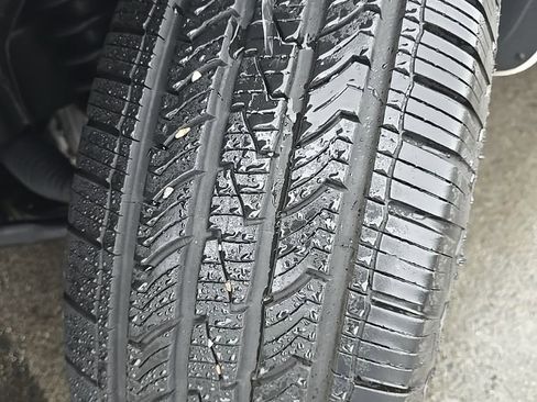 Used 2024 Nissan Frontier SV w/ SV Convenience Package image 7