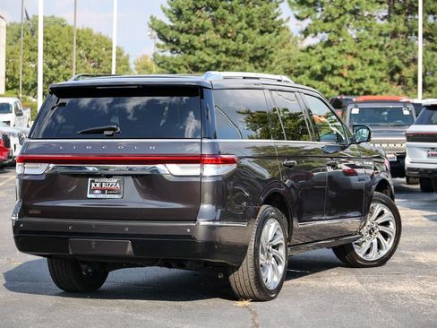 Used 2024 Lincoln Navigator Reserve AWD/4WD image 3