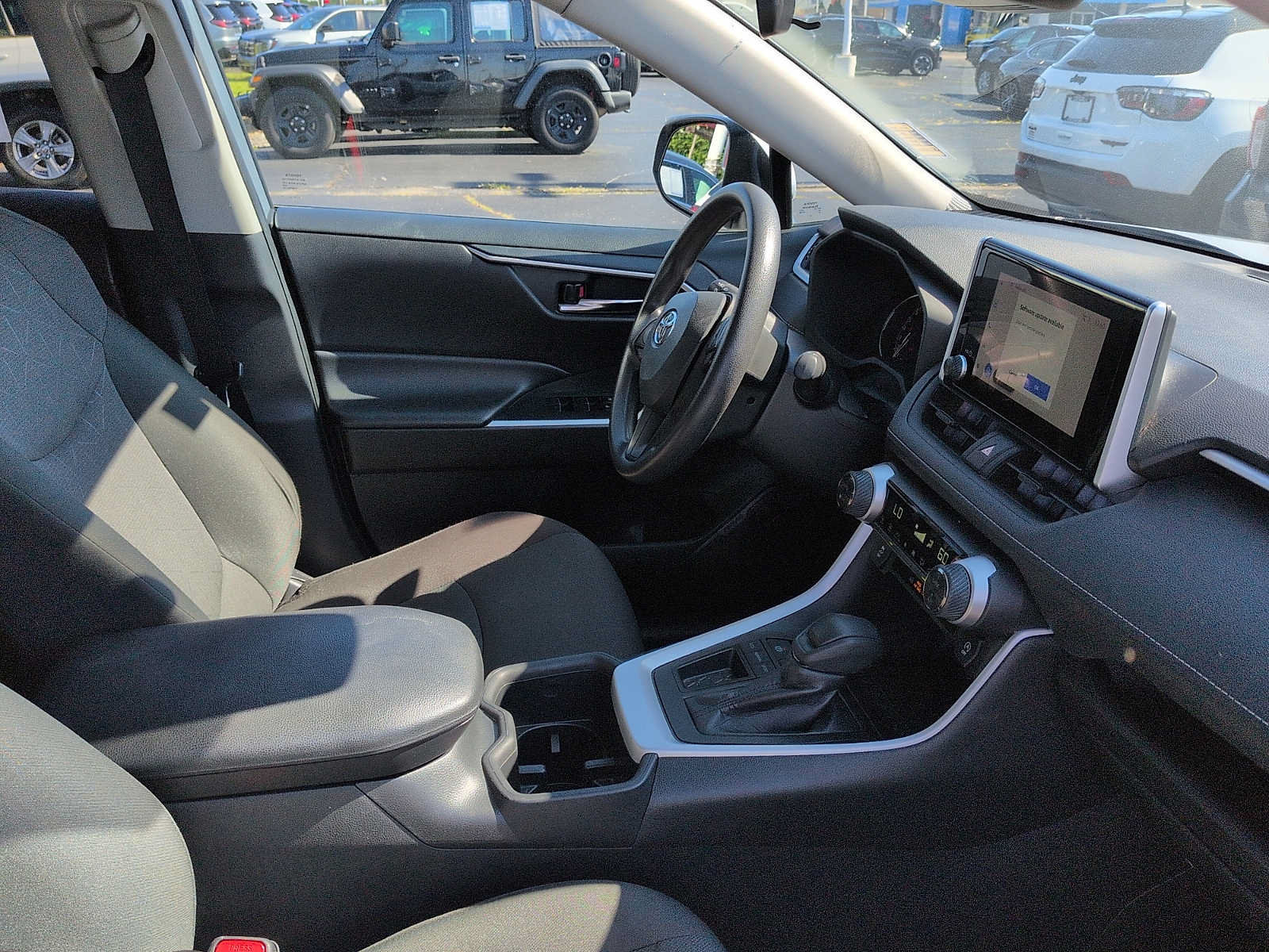 Used 2024 Toyota RAV4 XLE FWD image 10