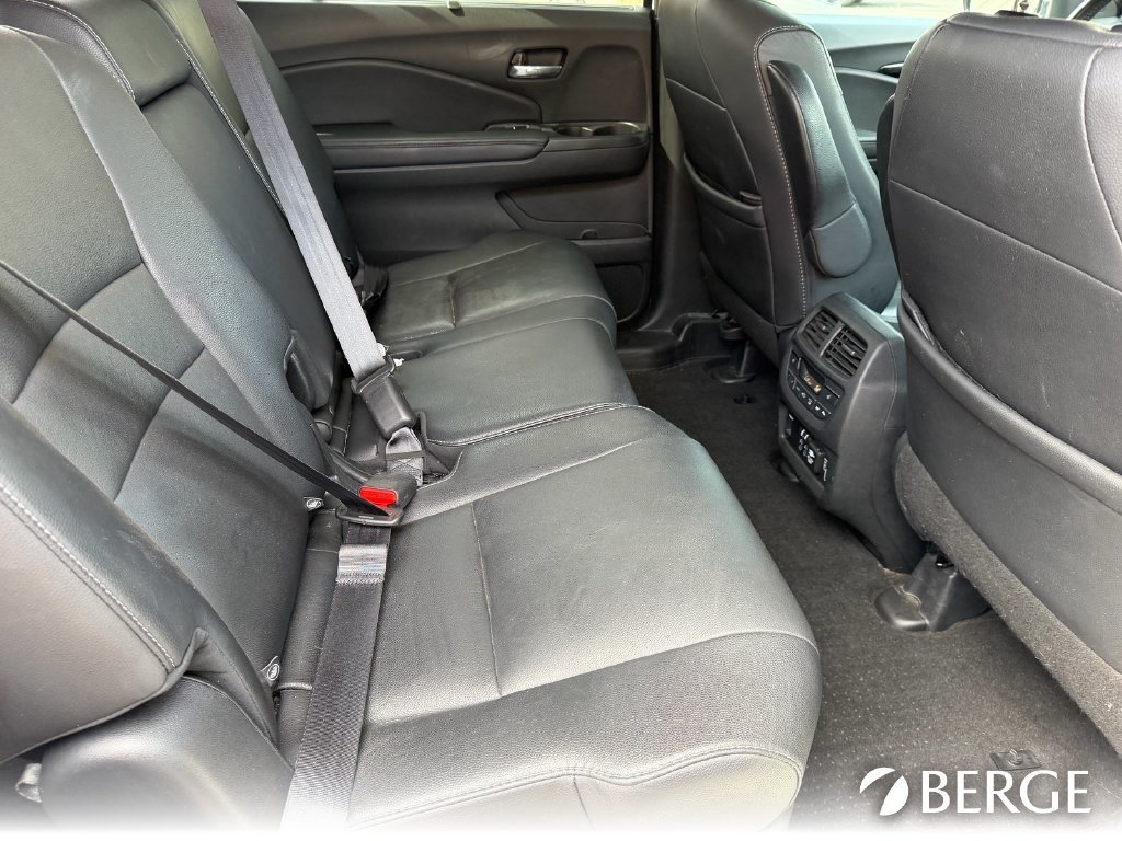Used 2022 Honda Pilot Touring image 17