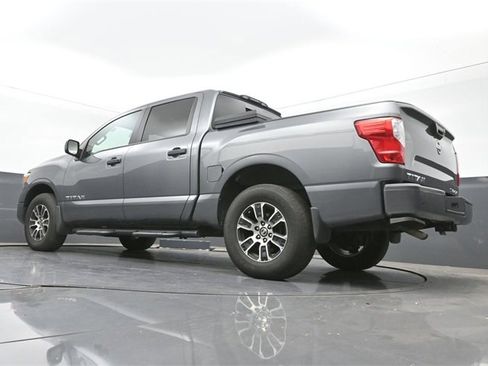 Used 2022 Nissan Titan SV w/ Accessory Utility Package image 15