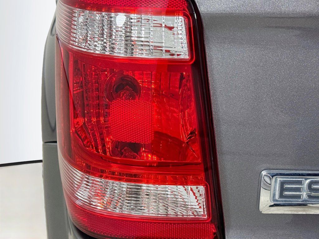 Used 2011 Ford Escape XLT w/ 201A Rapid Spec Order Code FWD image 29