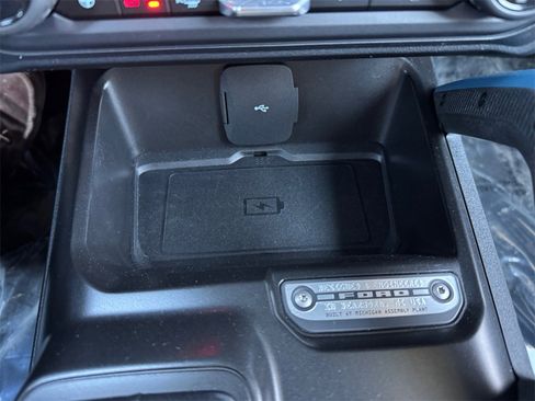 Used 2023 Ford Bronco Wildtrak image 24