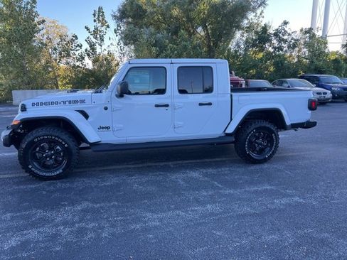 New 2025 Jeep Gladiator Sport S image 2