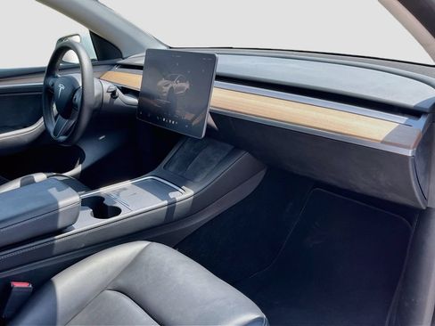 Used 2023 Tesla Model Y Long Range AWD/4WD image 31
