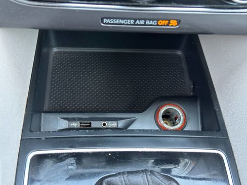 Used 2017 Volkswagen Passat 1.8T R-Line w/ R-Line Lighting Package image 43