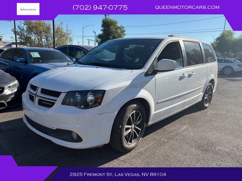Used 2017 Dodge Grand Caravan GT image 1