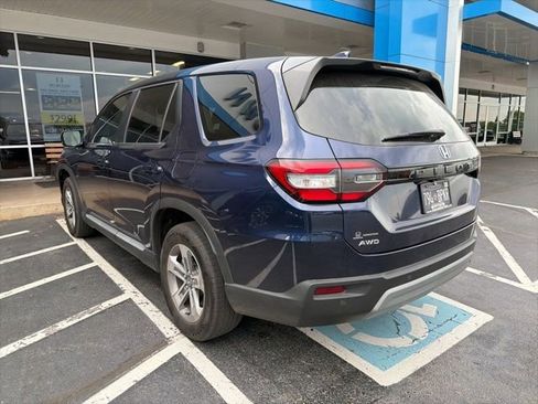Used 2025 Honda Pilot EX-L image 8
