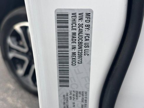 Used 2022 Jeep Compass Limited image 25