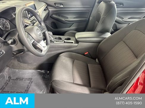 Used 2025 Nissan Altima 2.5 SV FWD image 12