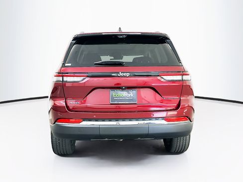 Used 2023 Jeep Grand Cherokee 4x4 w/ Luxury Tech Group II image 7