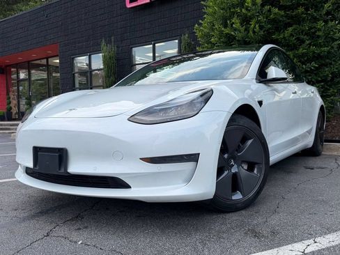 Used 2021 Tesla Model 3 Standard Range RWD image 2