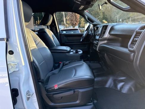 Used 2024 RAM 3500 Tradesman w/ Chrome Appearance Group image 9