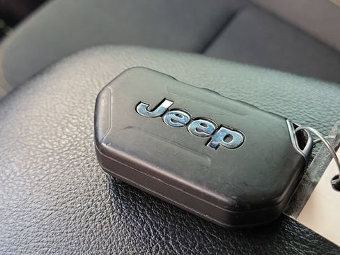 Used 2024 Jeep Wrangler Unlimited Sport AWD/4WD image 41