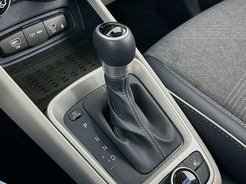 Used 2024 Hyundai Venue Limited image 25