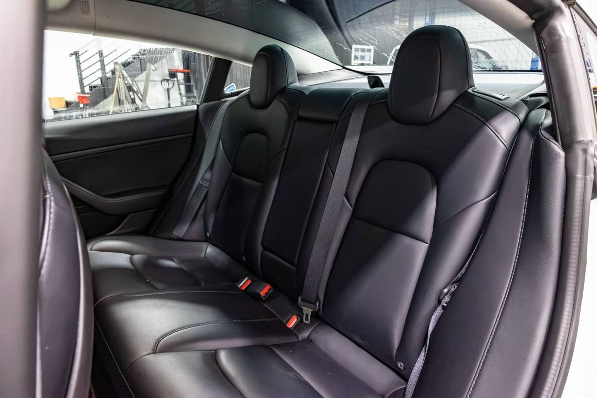 Used 2019 Tesla Model 3 Mid Range RWD image 11